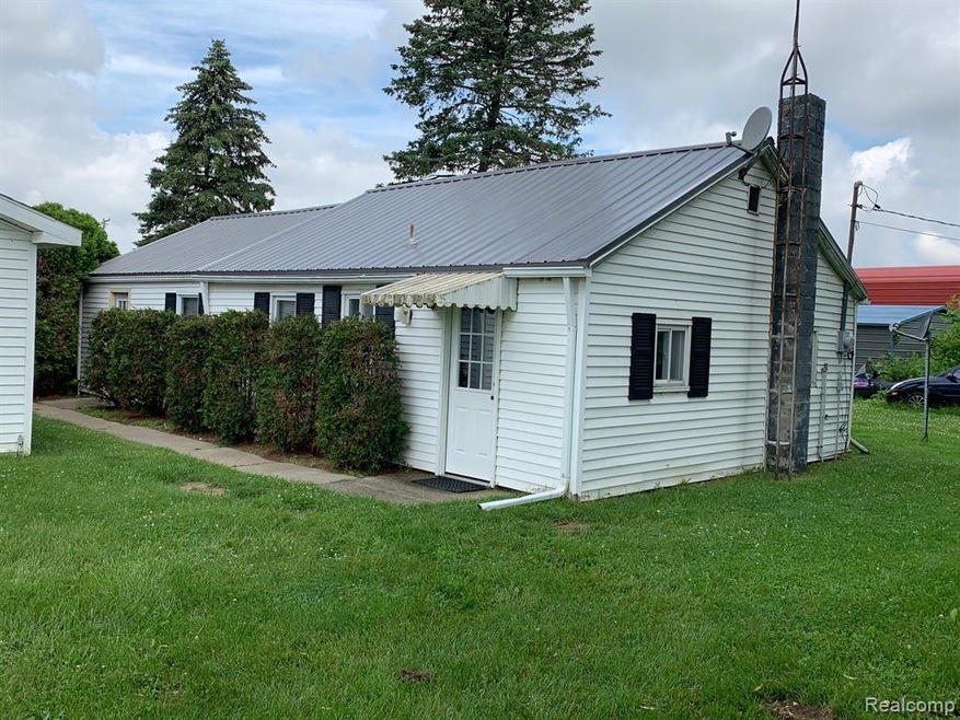 4508 Sheridan Rd, Flushing, MI 48433 - photo 1