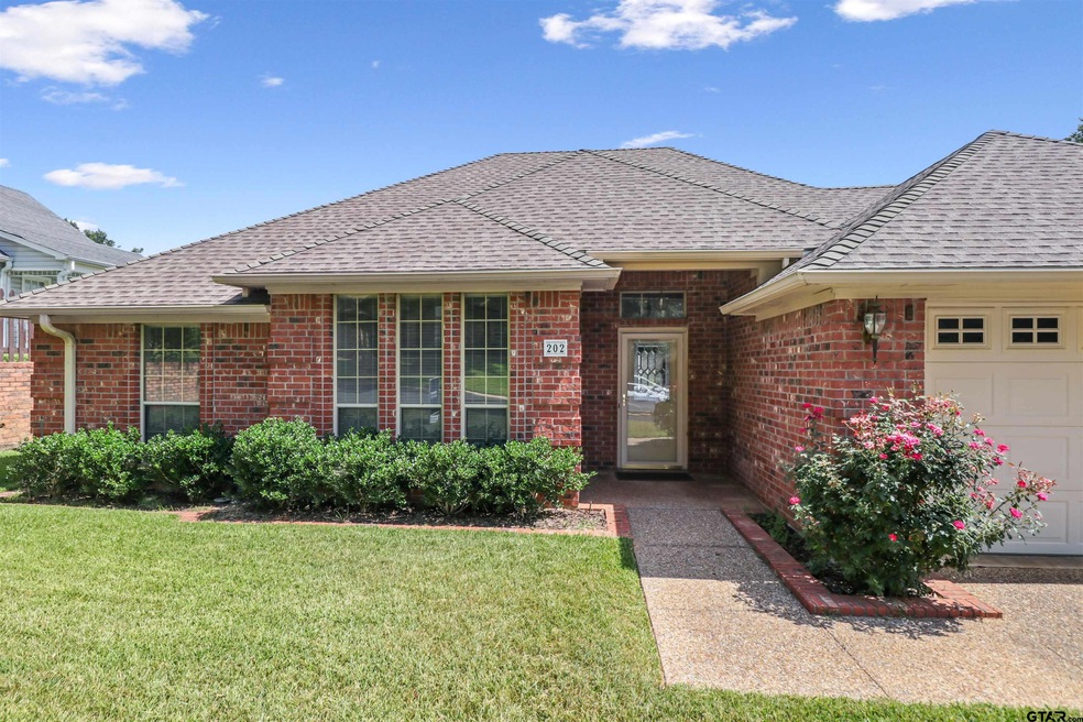 202 Lansdowne Terrace, Tyler, TX 75703 - photo 1
