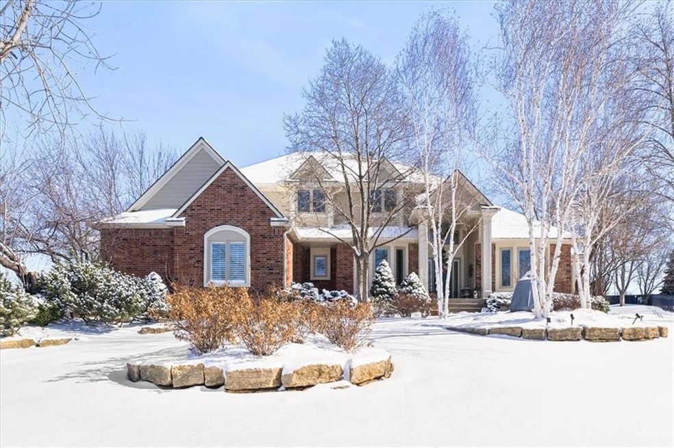 9507 Chestnut St, Lenexa, KS 66220 - photo 1