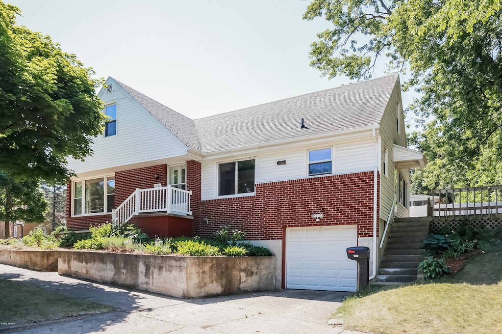 002-Front_View-2929922-large