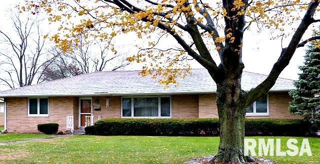 250 Regent St, Lincoln, IL 62656 - photo 1