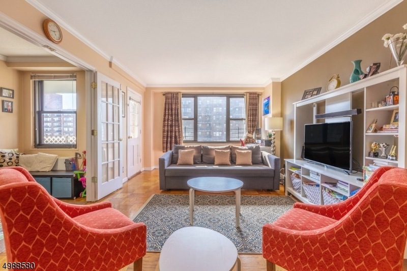 201 St Pauls Ave unit 12J, Jersey City, NJ 07306 - photo 1