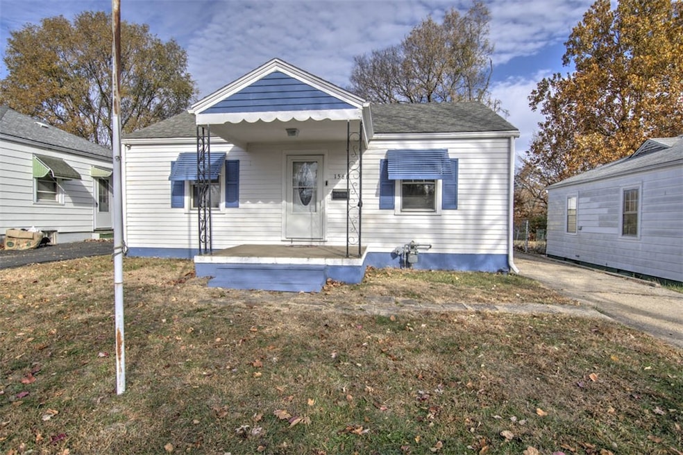 1566 E Vanderhoof St, Decatur, IL 62521 - photo 1