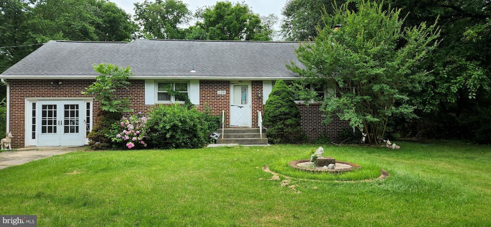 236 Thomas Ave, Williamstown, NJ 08094 - photo 1