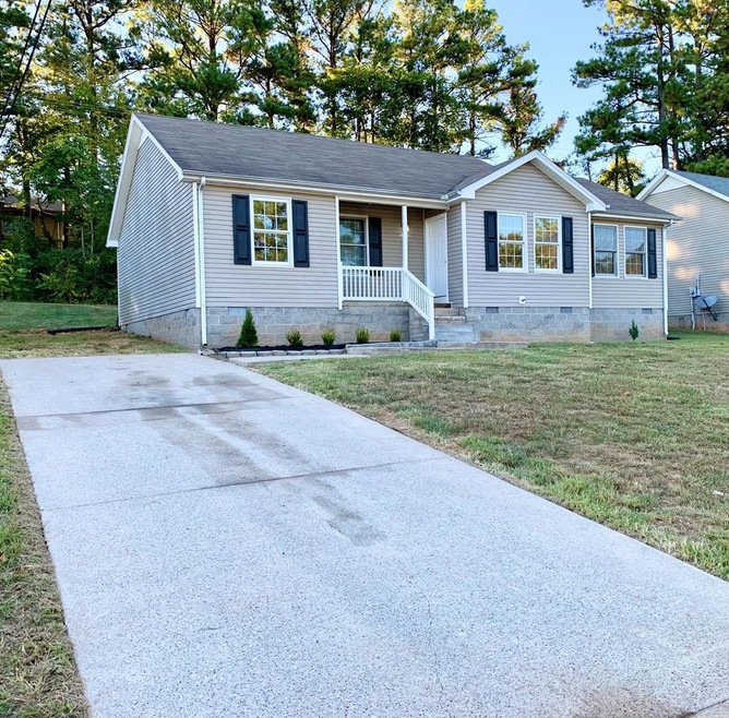 330 Pine Hill Dr, Hopkinsville, KY 42240 - photo 1