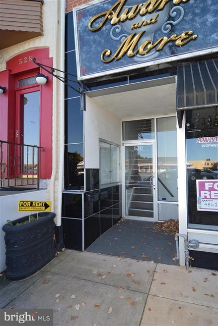 530 Penn Ave unit 2ND FLOOR FRONT, West Reading, PA 19611 - photo 1