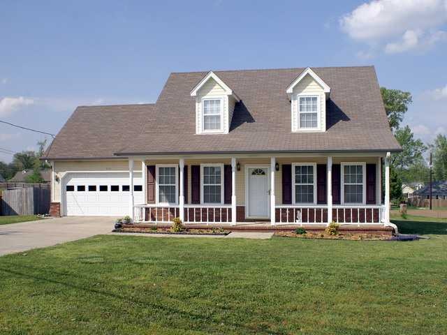 Like New 3 Bedroom 2 Bath home on a large corner l