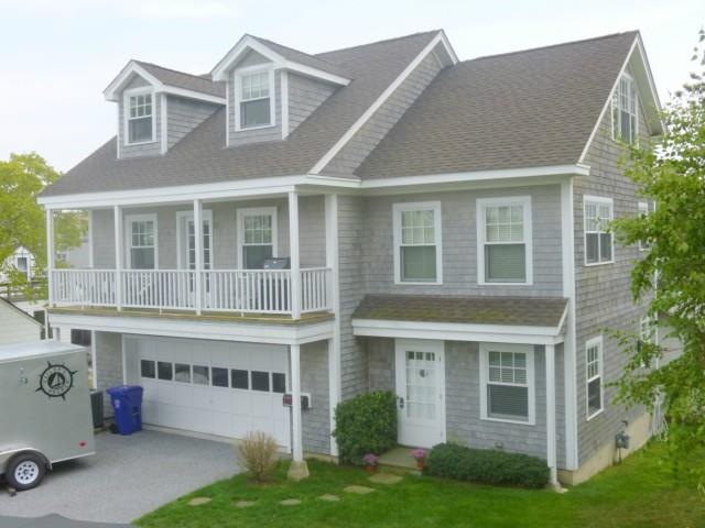 43 Harbor View Ave unit left, Norwalk, CT 06854 - photo 1