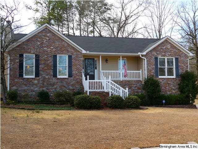 Lovely Established 1- Level Home in Move-In Condit