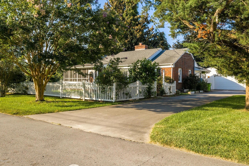 618 E Sabiston Drive, Swansboro