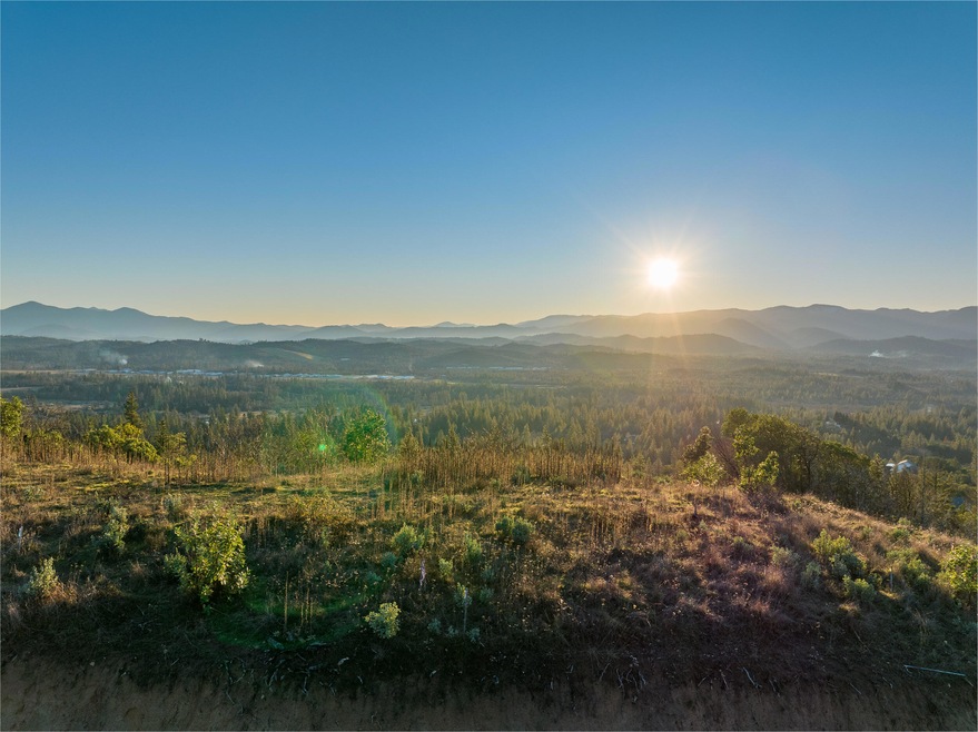 147 McKenzie Ridge Rd, Grants Pass, OR 97526 - photo 1