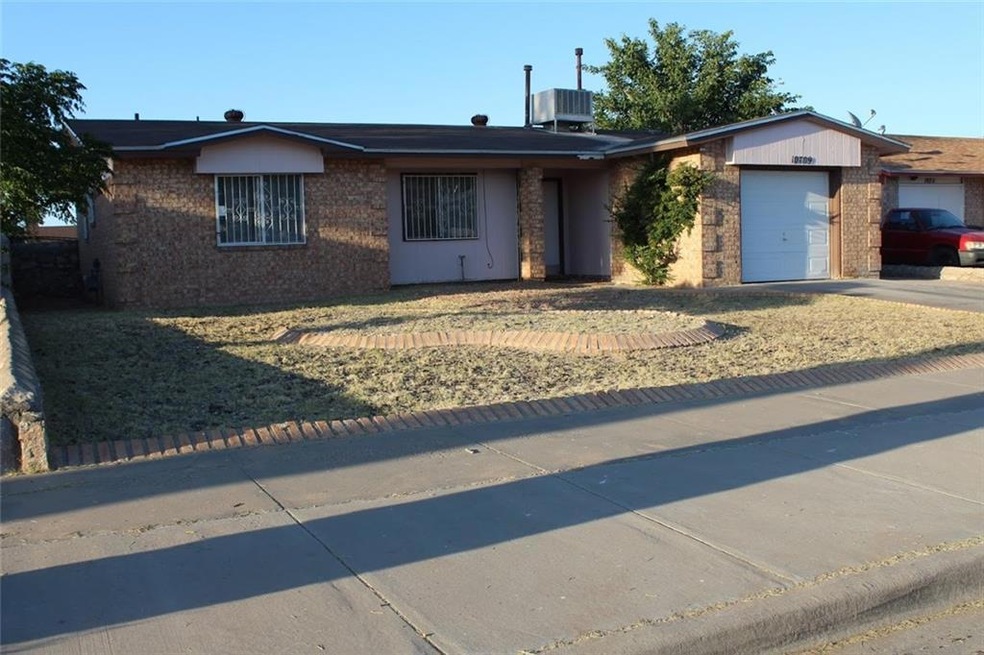 10709 Pescador Dr, El Paso, TX 79935 - photo 1