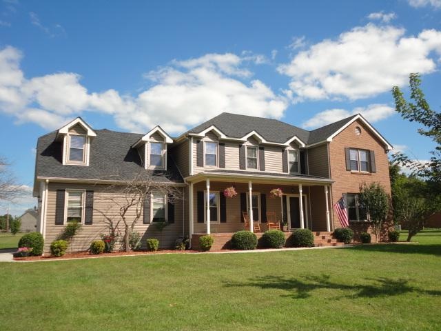 318 Crosspark Drive! Very large super clean and move in ready on nice large lot in great neighborhood.