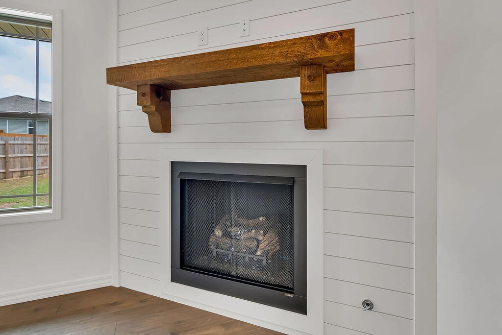 861 W Elmwood Cir, Nixa, MO 65714 - photo 1