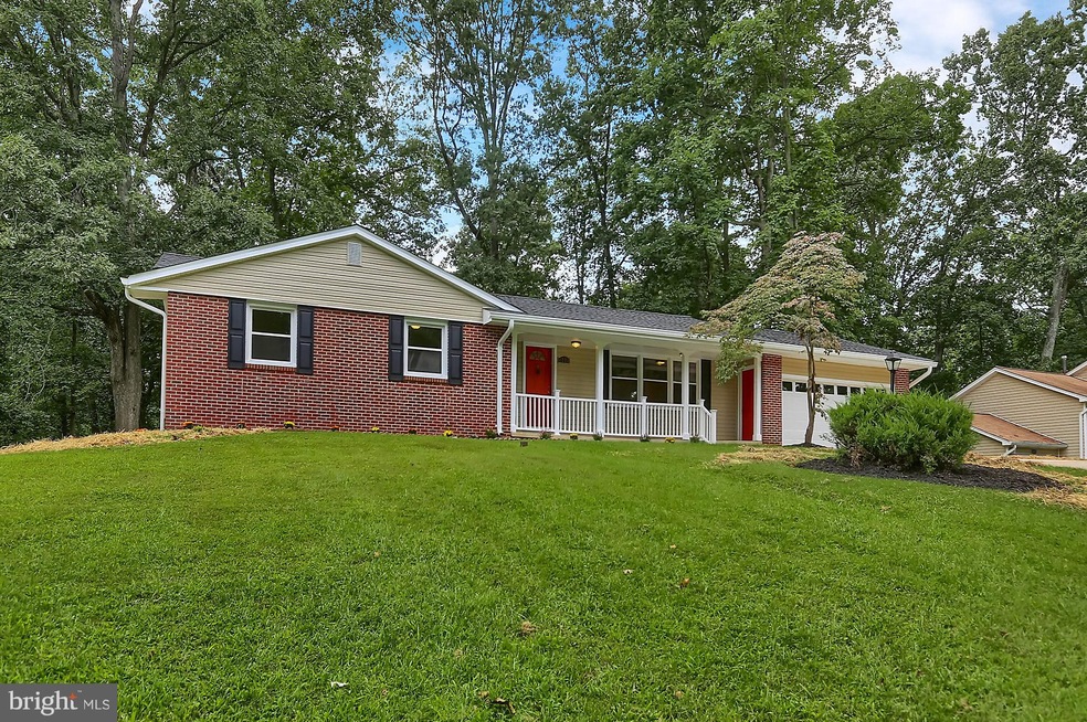 6220 Oak Hill Dr, Sykesville, MD 21784 - photo 1
