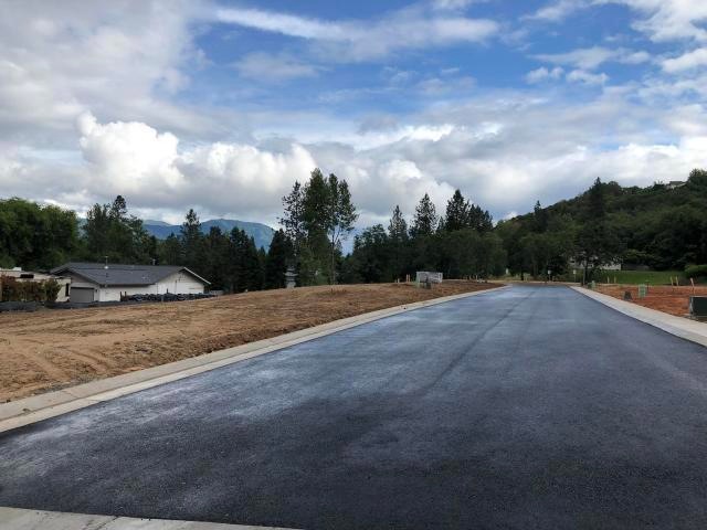 1798 Daffodil Ln, Grants Pass, OR 97526 - photo 1