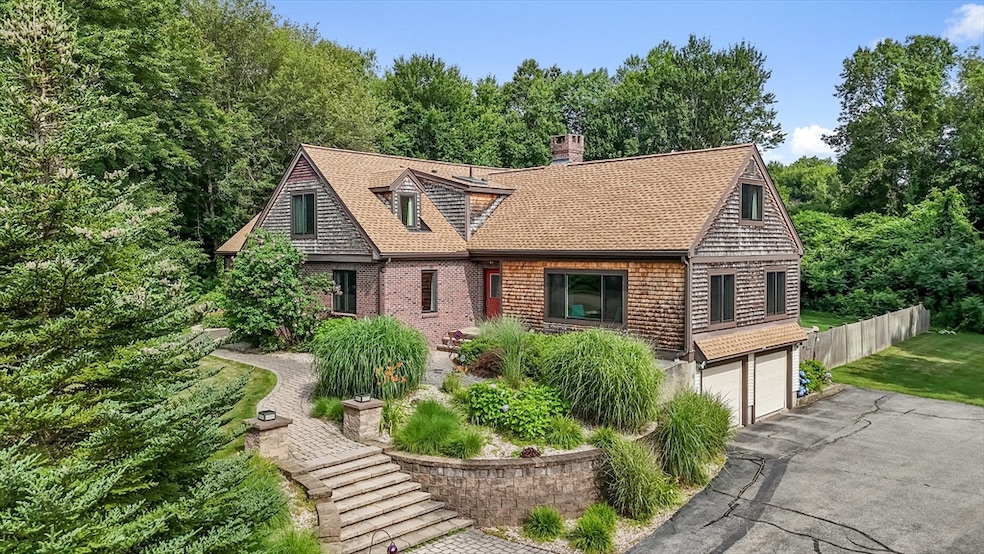 Sold $699,900 • Co-Listing Agent