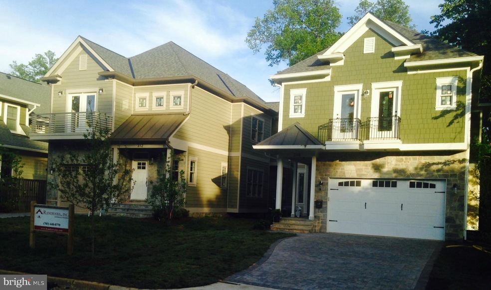 310 Pine St, Falls Church, VA 22046 - photo 1