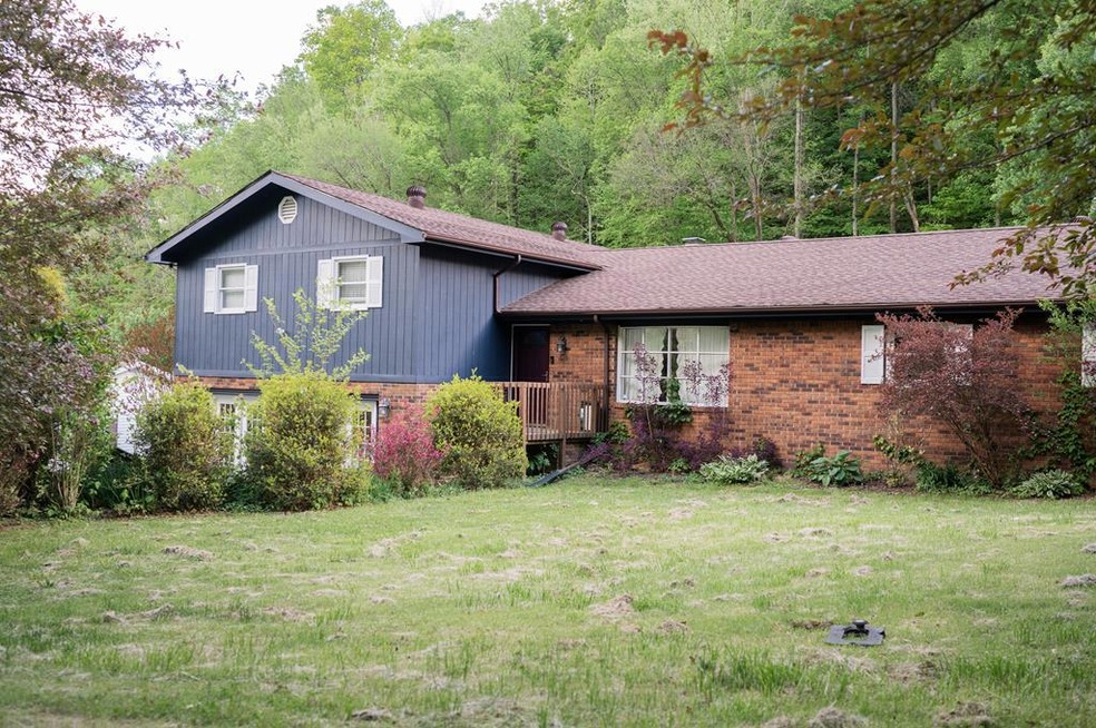 352 Sam Combs Rd, Viper, KY 41774 Recently Sold