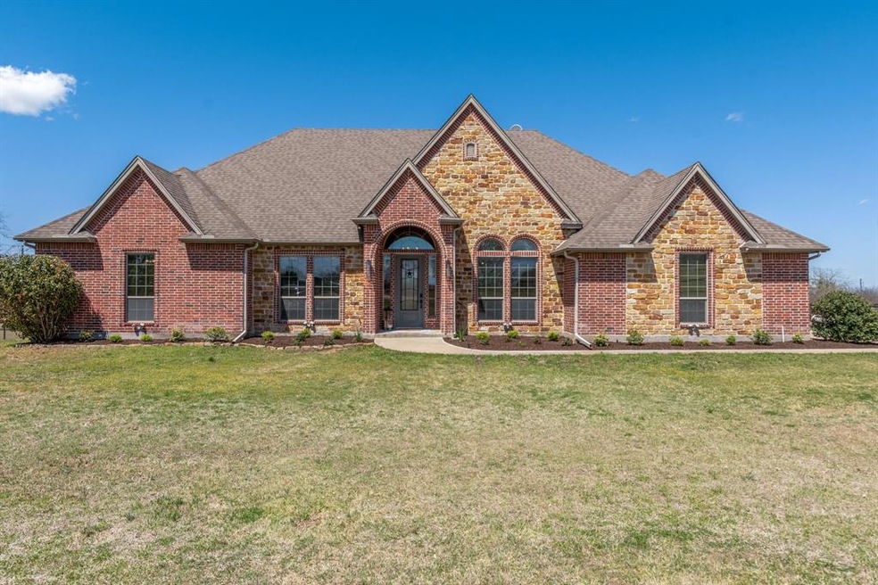 109 Serrano Ct, Weatherford, TX 76087 - photo 1