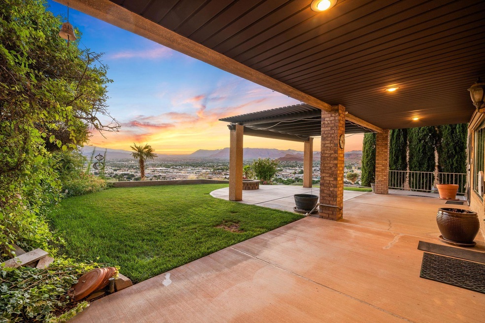 Saint George Home - Views at Night