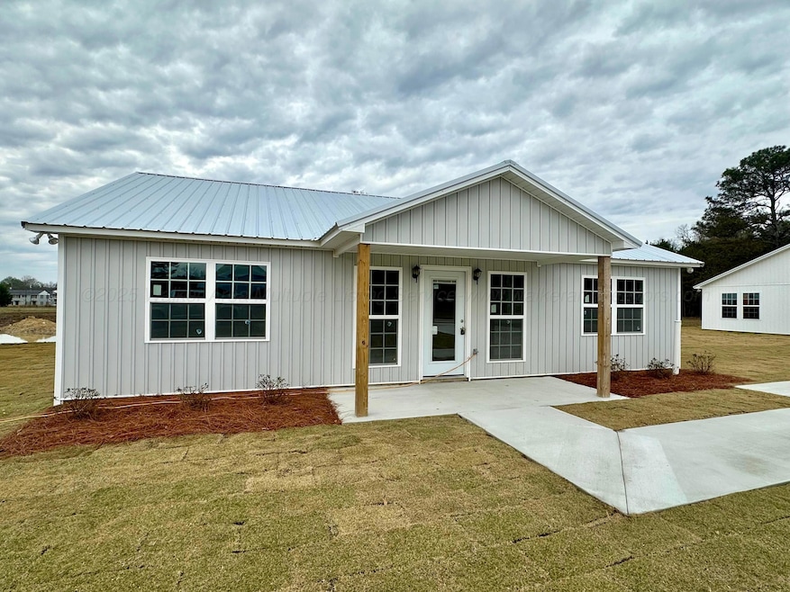 1205 N 1st St, Carbon Hill, AL 35549 - photo 1