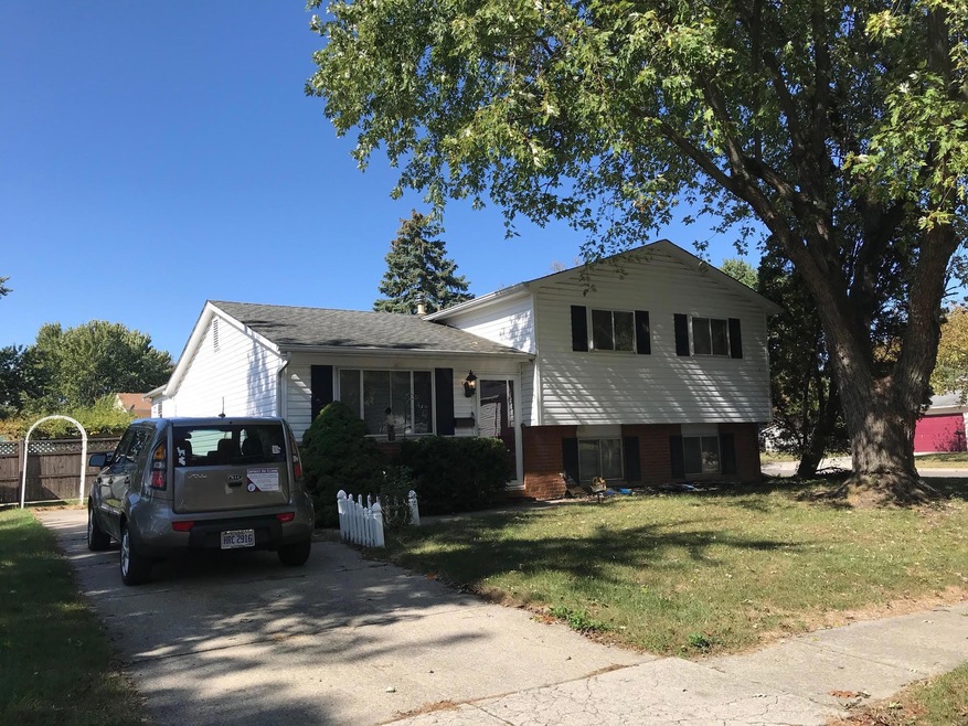 2755 Glenbriar St, Columbus, OH 43232 - photo 1