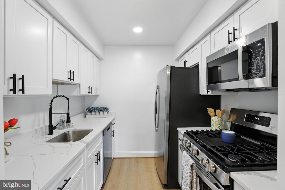 114 Mountain Rd unit 2C, Glen Burnie, MD 21060 - photo 1