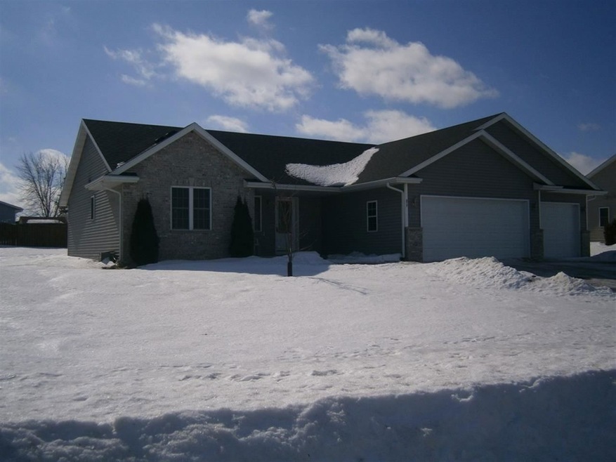 217 Genesis Dr, Evansville, WI 53536 - photo 1