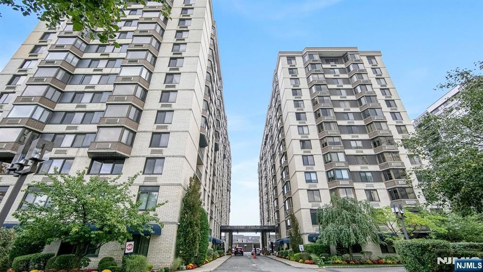 World Plaza North unit 3D, Hackensack, NJ 07601 - photo 1