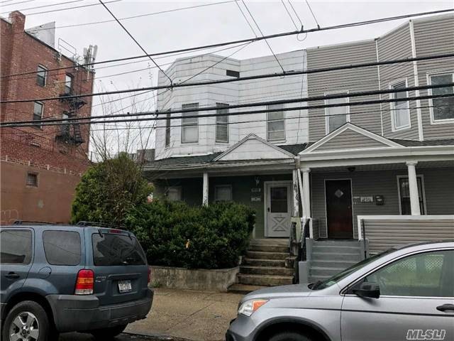 95-11 93rd St, Jamaica, NY 11416 - photo 1