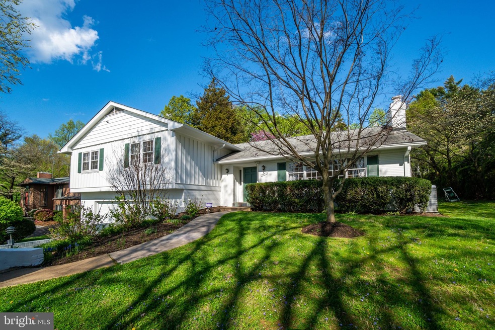 1047 Clover Dr, McLean, VA 22101 - photo 1