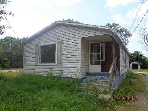 1312 W Downey Ave, Flint, MI 48505 - photo 1