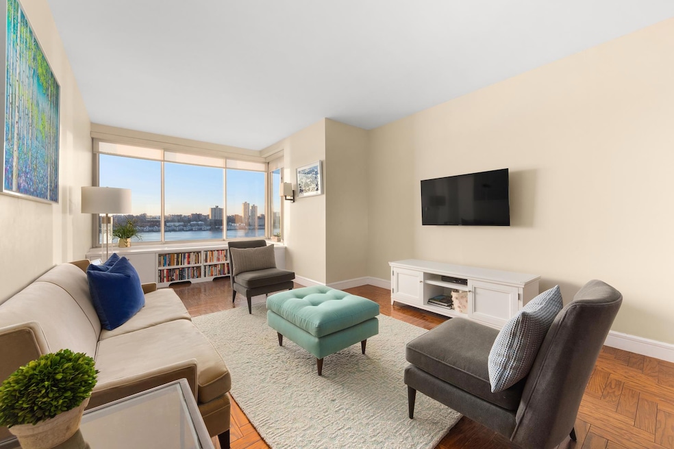 Trump Place unit 11M, New York, NY 10069 - photo 1