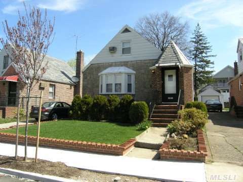 69-33 179th St, Flushing, NY 11365 - photo 1