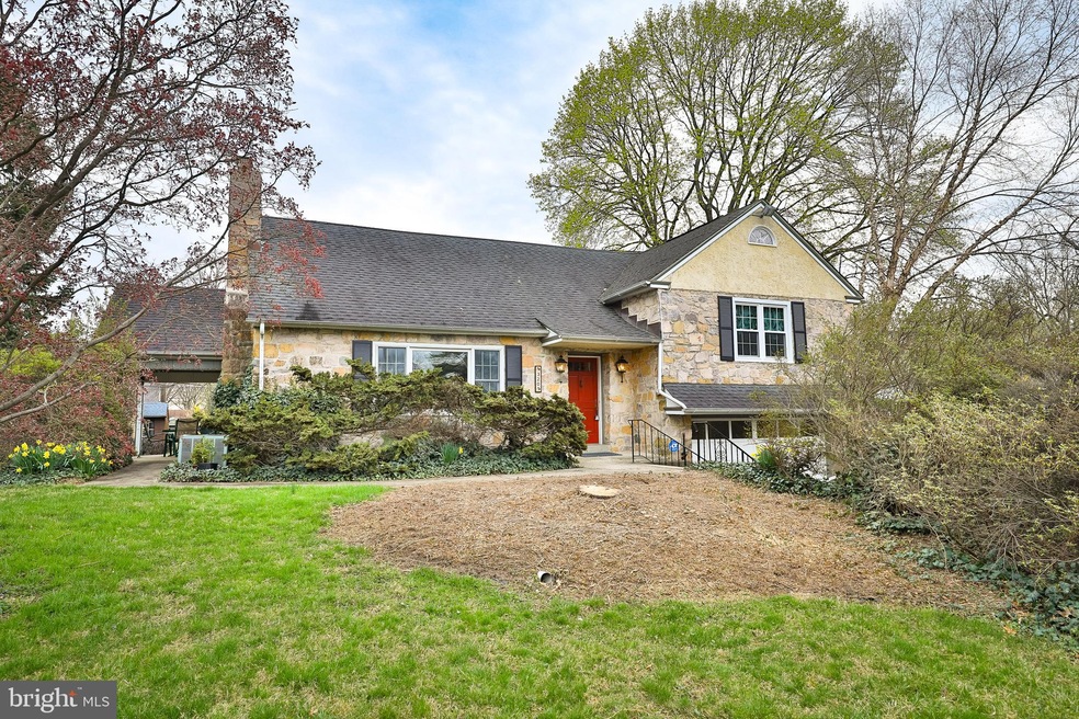 320 S Trooper Rd, Norristown, PA 19403 - photo 1