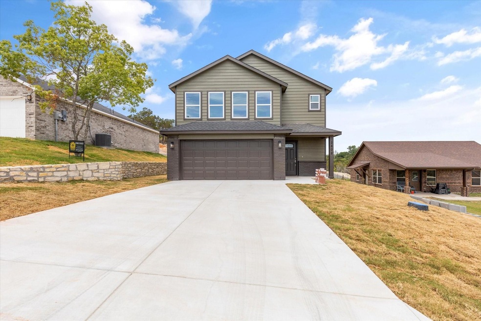 2408 Fox Ct, Granbury, TX 76048 - photo 1