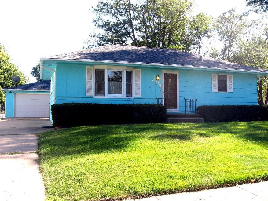 403 E Trowbridge St, Des Moines, IA 50315 - photo 1