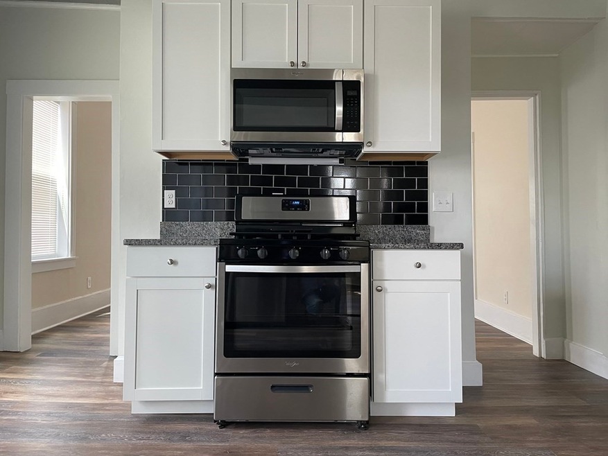 164 Beacon St unit 2, Worcester, MA 01610 - photo 1