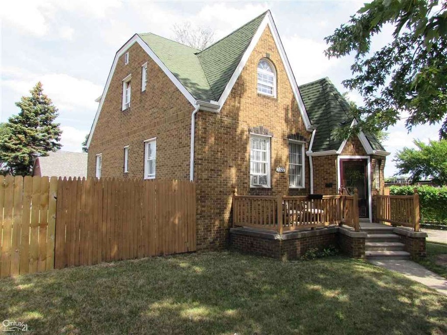 3521 Carpenter St, HamtraMcK, MI 48212 - photo 1