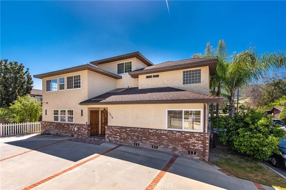 1818 W Riverside Dr, Burbank, CA 91506 - photo 1