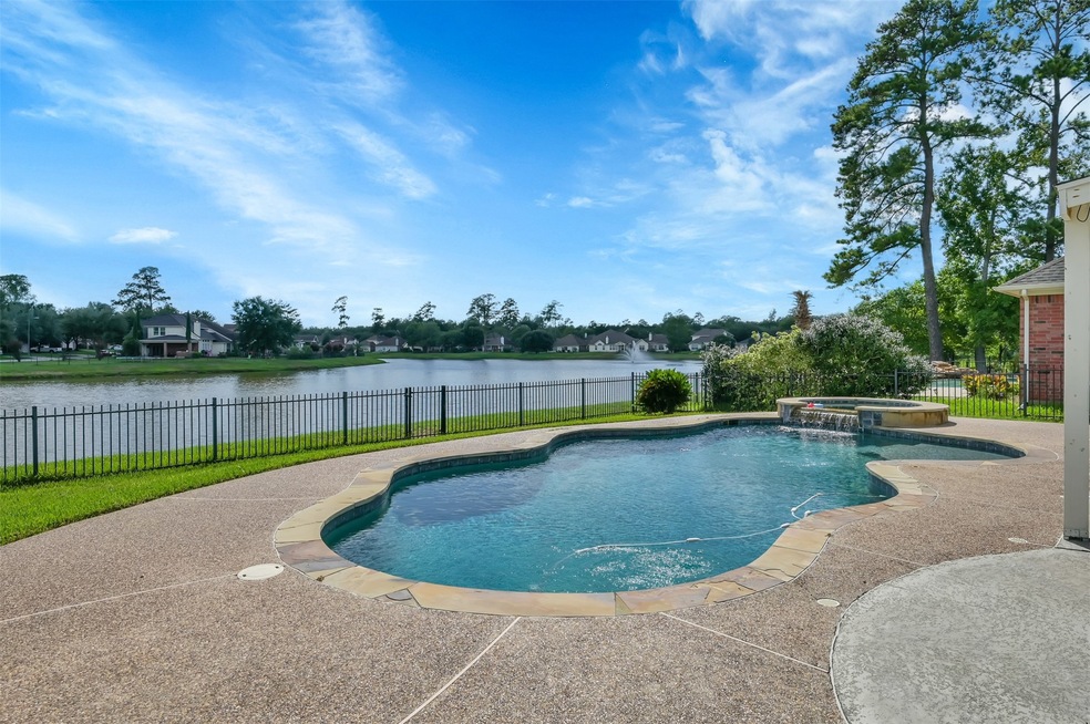 9203 E Lakeside Dr, Magnolia, TX 77354 - photo 1