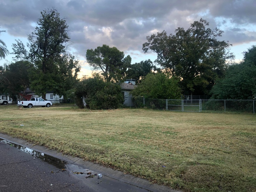 2211 N 38th Way 1