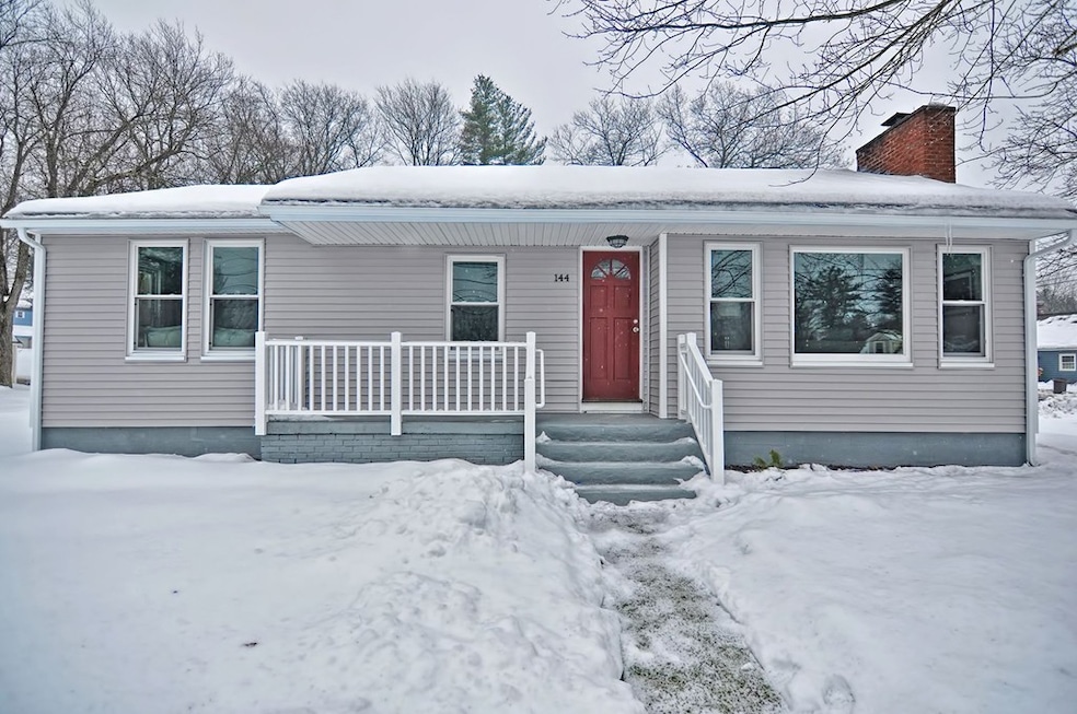 144 Dunstable Rd, North Chelmsford, MA 01863 - photo 1