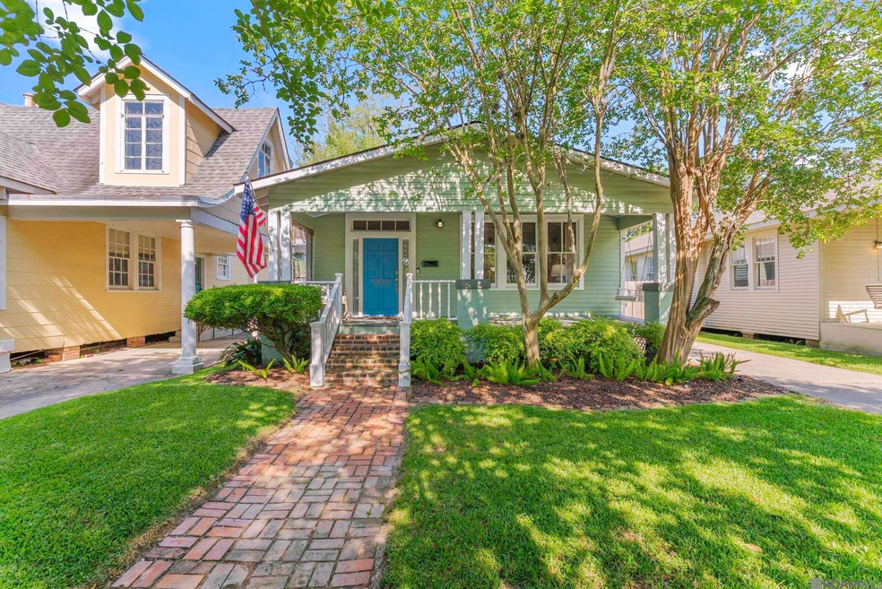Pending $352,000 • Co-Listing Agent