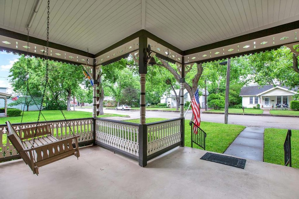 210 E Creek St, Fredericksburg, TX 78624 - photo 1