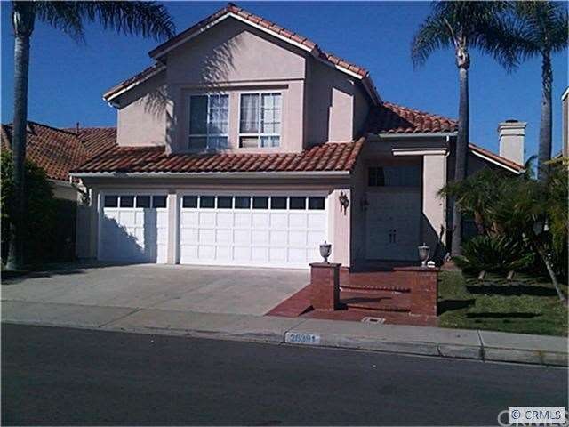 Front View/Long Driveway