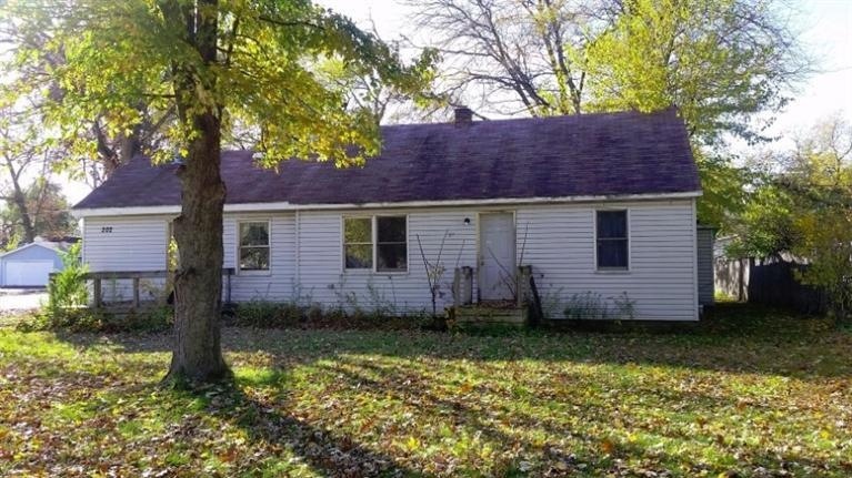 202 N Wiggs St, Griffith, IN 46319 - photo 1