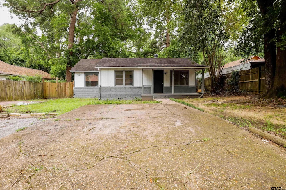 1902 Jane St, Longview, TX 75601 - photo 1