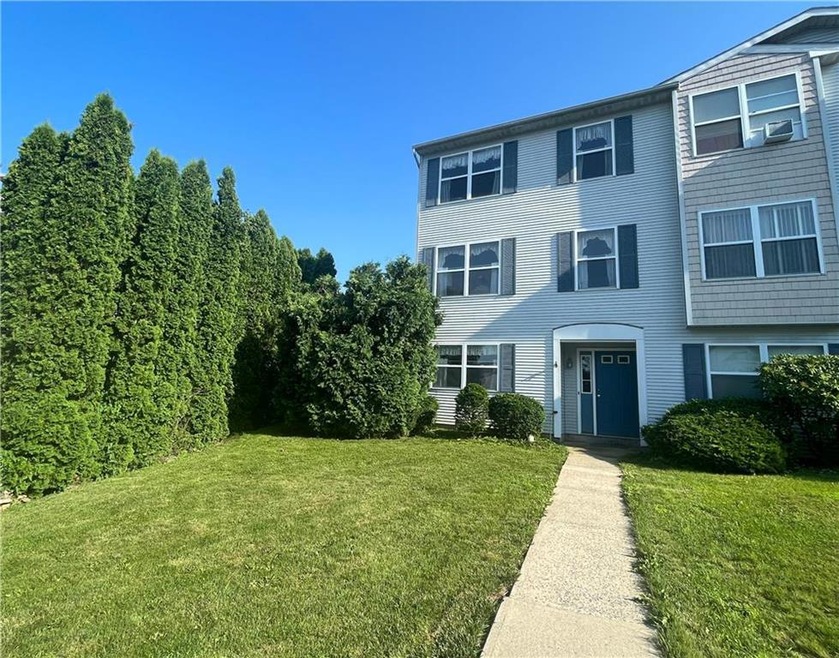 1286 Delphi Dr, Whitehall, PA 18052 - photo 1